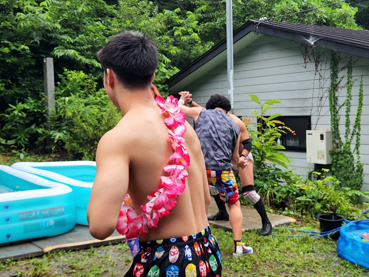 gi_q5km's tweet photo. 維選手のおかげで南国を感じることができました🌺🤙🏻めちゃめちゃ楽しそうでしたね
#みちのくプロレス  #維の夏休み https://t.co/ouTupXMwhu