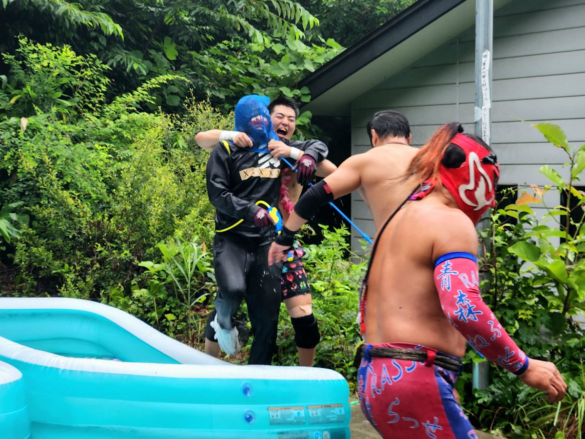 gi_q5km's tweet photo. 維選手のおかげで南国を感じることができました🌺🤙🏻めちゃめちゃ楽しそうでしたね
#みちのくプロレス  #維の夏休み https://t.co/ouTupXMwhu