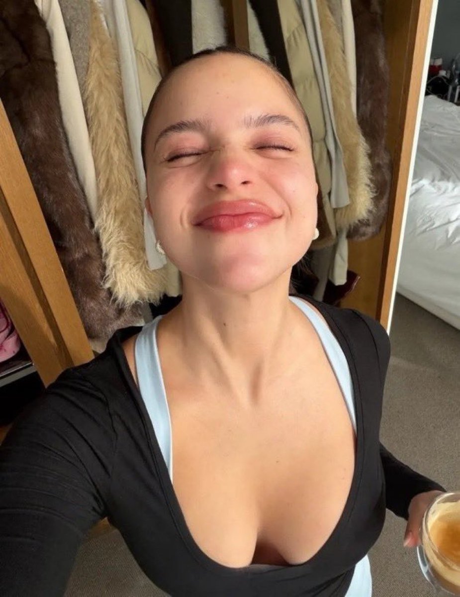 KMorbo0's tweet photo. Asi para que le demos leche solo para eso se saca la foto para mandarle al DM muchos cumtribute y fotos de la verga sobre su carita de putita🤤🤤😮‍����😮‍💨😮‍💨 https://t.co/HSkgdGlFCT
