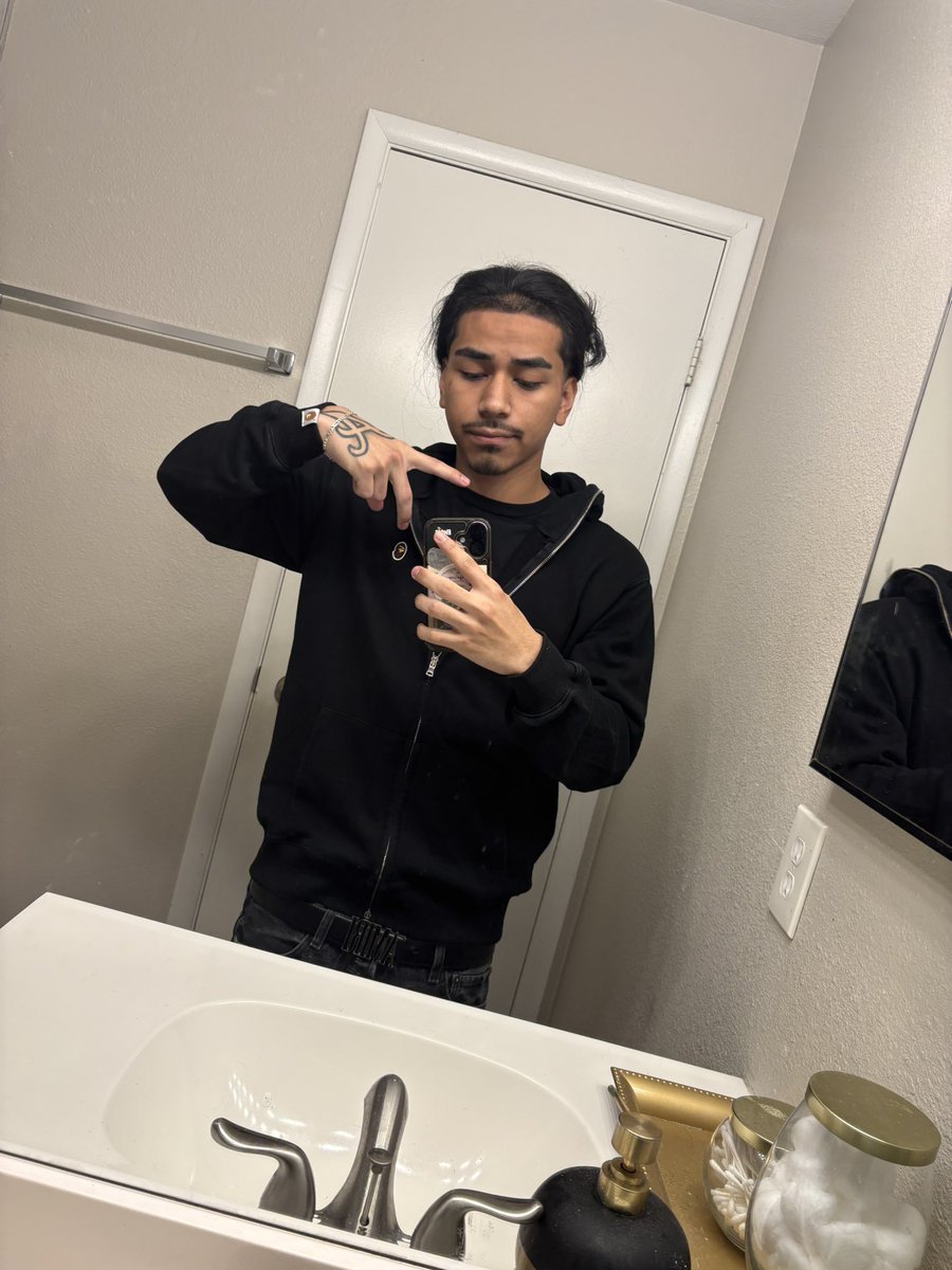 h55dtrxphy's tweet photo. menu 📲 #rt #fyp #LA #losangeles https://t.co/0tpZH4xbnp