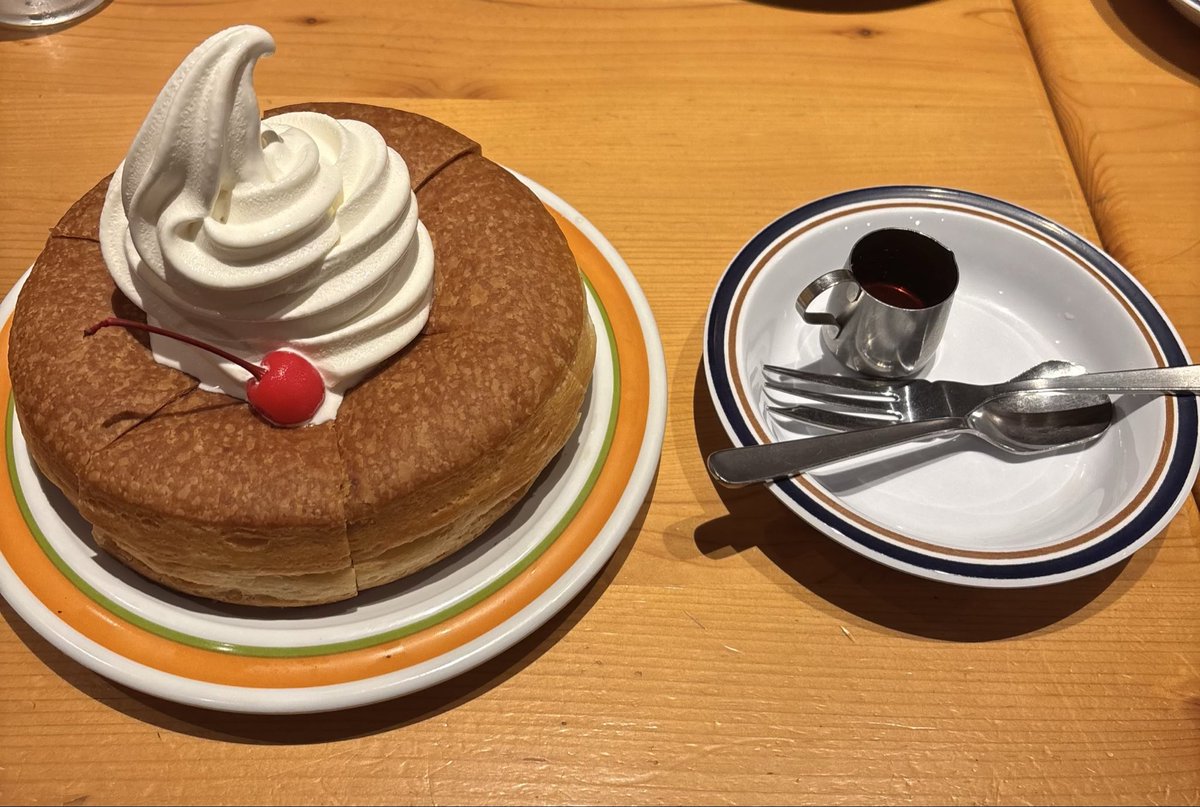 minato__Story's tweet photo. シロノワール美味しかった！ https://t.co/I1fdvZyXV2