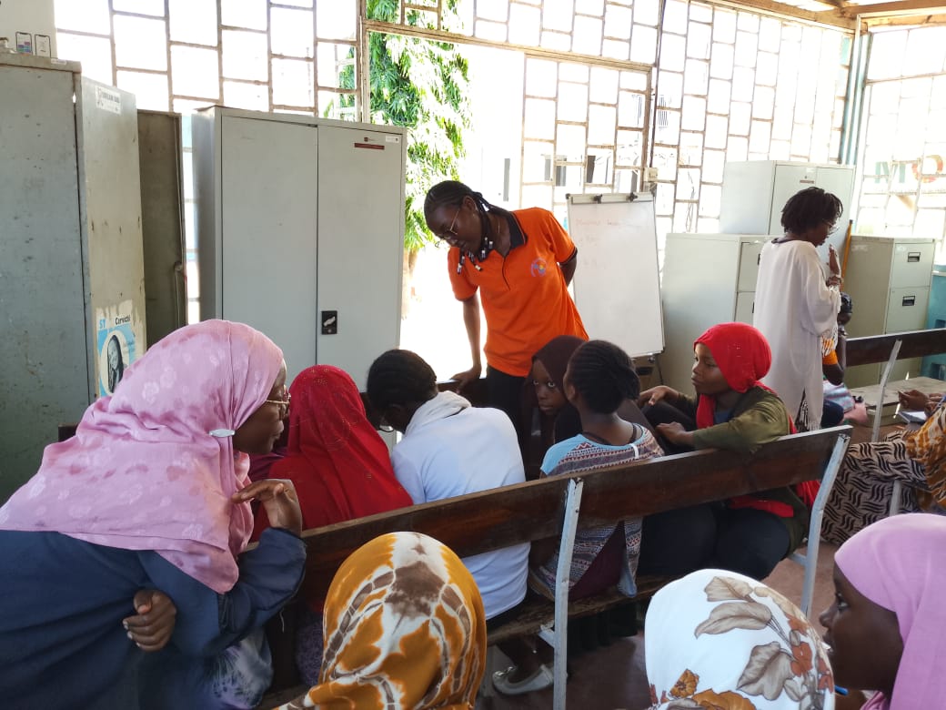 chisehfatma's tweet photo. Introducing the OKY App because every girl deserves accurate, accessible, and stigma-free menstrual health information. 📱💜 Empowering adolescent girls with the tools and confidence to manage their menstrual health with dignity.
@LVCTKe #OKYApp #SRHR #MenstrualHygiene #Empower https://t.co/7q0tpiHmqO