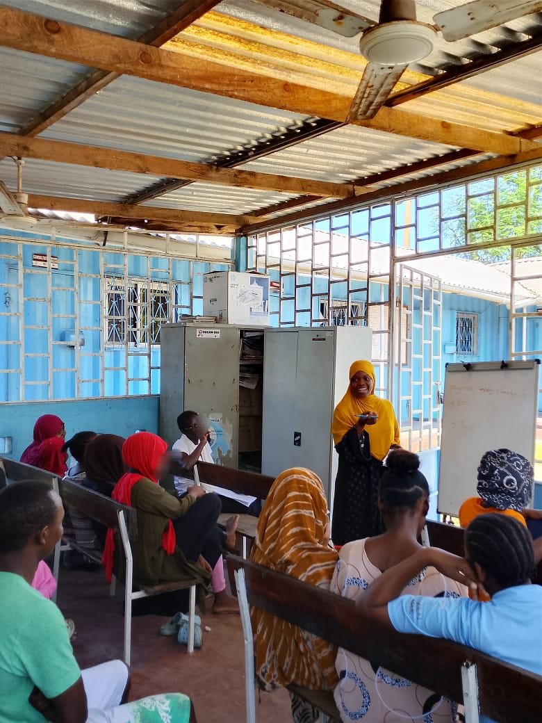 chisehfatma's tweet photo. Introducing the OKY App because every girl deserves accurate, accessible, and stigma-free menstrual health information. 📱💜 Empowering adolescent girls with the tools and confidence to manage their menstrual health with dignity.
@LVCTKe #OKYApp #SRHR #MenstrualHygiene #Empower https://t.co/7q0tpiHmqO