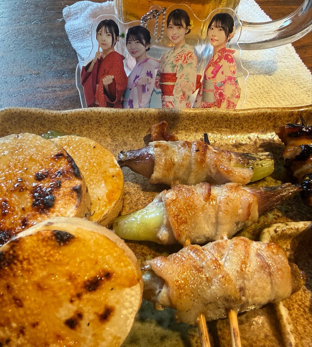 unitosakegasuki's tweet photo. SチケのアクスタEMOEちゃんずかわよ🥰 https://t.co/vaJQsroskW