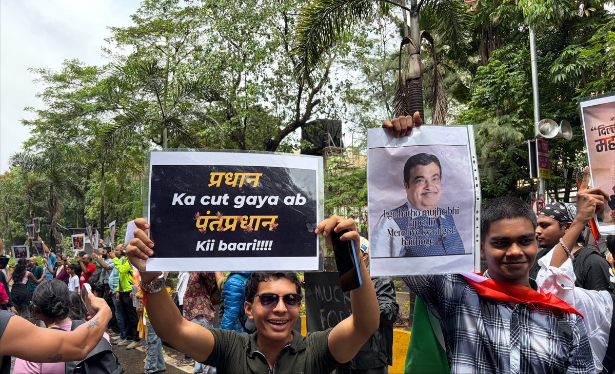 RanaAyyub's tweet photo. Some images from this morning. The joy of witnessing GEN Z speaking truth to power 🩷 https://t.co/BhUkQ9SujS