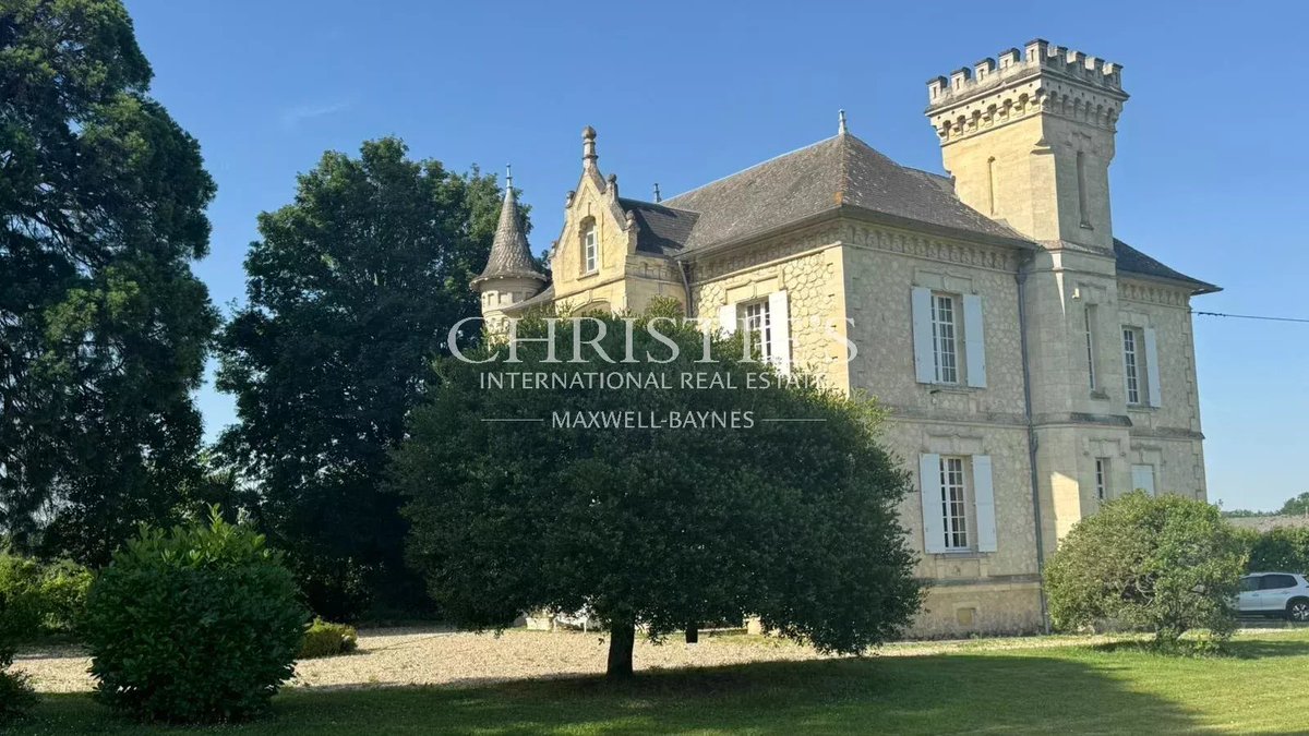 castlecoldotcom's tweet photo. Elegant 19th Century Château With Indoor Pool And Vineyards

€895,000 · Moulon, France

1850 · 4 beds · 1.25 ha estate · Indoor pool

#castlecollector #castlesforsale #Bordeaux https://t.co/OFYmJHJ3gt
