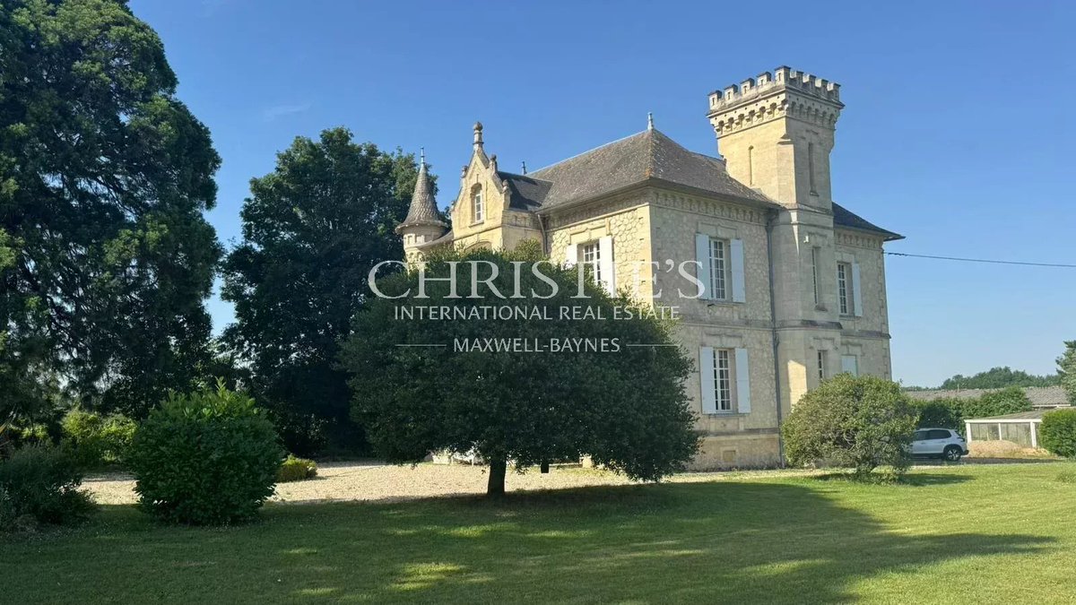 castlecoldotcom's tweet photo. Elegant 19th Century Château With Indoor Pool And Vineyards

€895,000 · Moulon, France

1850 · 4 beds · 1.25 ha estate · Indoor pool

#castlecollector #castlesforsale #Bordeaux https://t.co/OFYmJHJ3gt