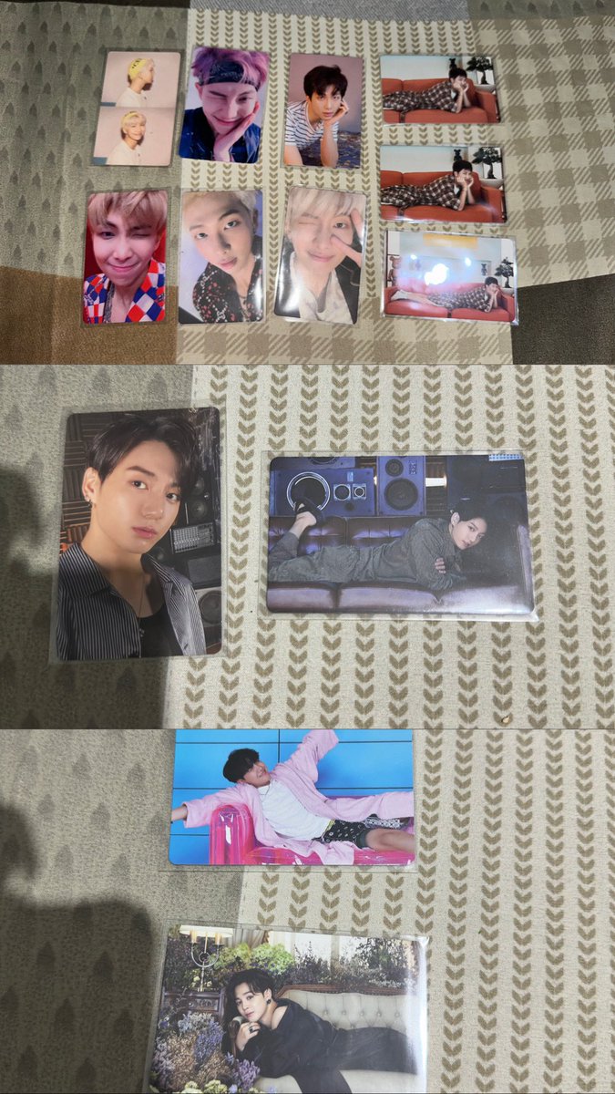 alilluvly's tweet photo. Hallo kak, aku jg lg jualin album dan PCku, boleh di liat2 dlu kak siapa tau ada yang nyantol di hati hehe, makasihh 🫰🏻🫰🏻

#bts #wts #wtb 
T. Wts wtb army namjoon rm jungkook jin v taehyung jimin jhope hoseok be essential ly tear o bts album photocards https://t.co/8Z9Eyxu2Hi