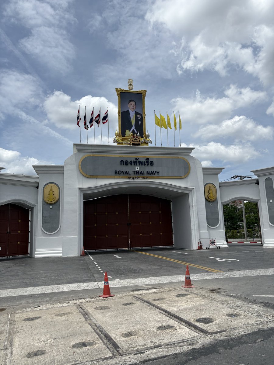 hinako7abe's tweet photo. タイ海軍本部
めっちゃ街中 https://t.co/XBWdiVEbwx