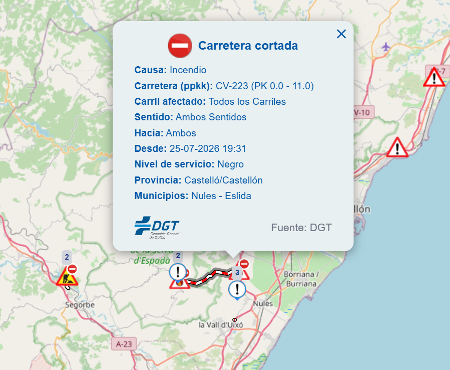 GVA112's tweet photo. (10:02 h) Actualització #IFLaValldUixó:

➡️A la 01.50h s’han evacuat un total de 113 persones de la residència Novaedat de La Vall d’Uixó, traslladades a residències de Cullera, Carlet, Borriana, Estivella i Castelló, amb un autobús de la @generalitat i amb mitjans propis de la residència
➡️ A les 8:07h un mitjà aeri fa un vol de visualització amb el director d'extinció
➡️ Continua tallada la CV-223 des del km0 fins el km11 en ambós sentits
➡️ Al llarg del matí s'incorporaran un total del 20 mitjans aeris

🔥El foc continua actiu i el treballs es centren a hores d'ara en la zona de Betxí