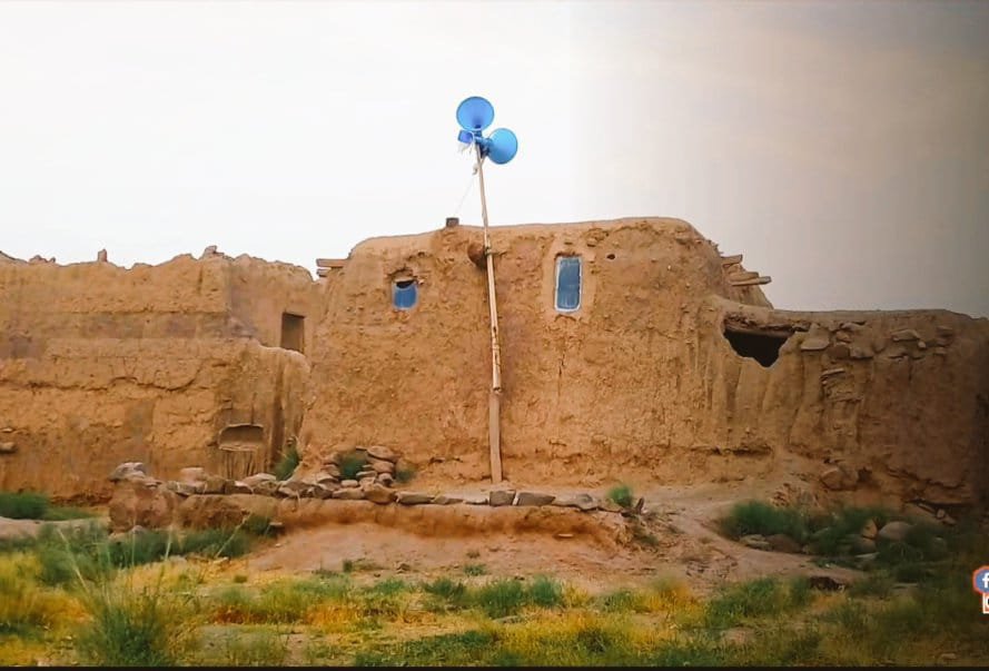 MusaAlghaznavi's tweet photo. که دا متواضع جوماتونه نه وای چې ایمان په کې جوړ شوی او په کې پالل شوی، سپینې ماڼۍ به هېڅکله سر نه وای ټیټ کړی.
https://t.co/jma7Lv9HP0 https://t.co/xDMGpTTJnu