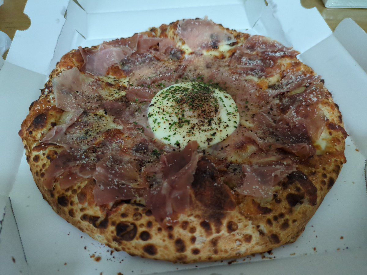 tam38685857's tweet photo. OPENを心待ちにしていたピザドゥ苫小牧店がやっと開店したのでさっそく買ってきた😋
#ピザドゥ https://t.co/gpYPa8kIGr