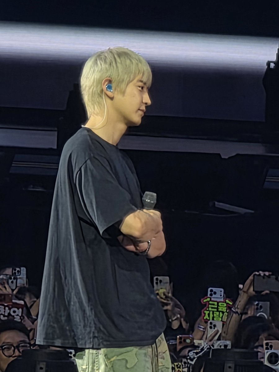 cloud_6104's tweet photo. Chanyeol today 🥹🫶
#찬열 #Chanyeol #엑소찬열
#EXO #엑소 #weareoneEXO
#EXOPLANET #EXhOrizon
#EXhOrizon_in_Singapore https://t.co/2L8P2Id24g