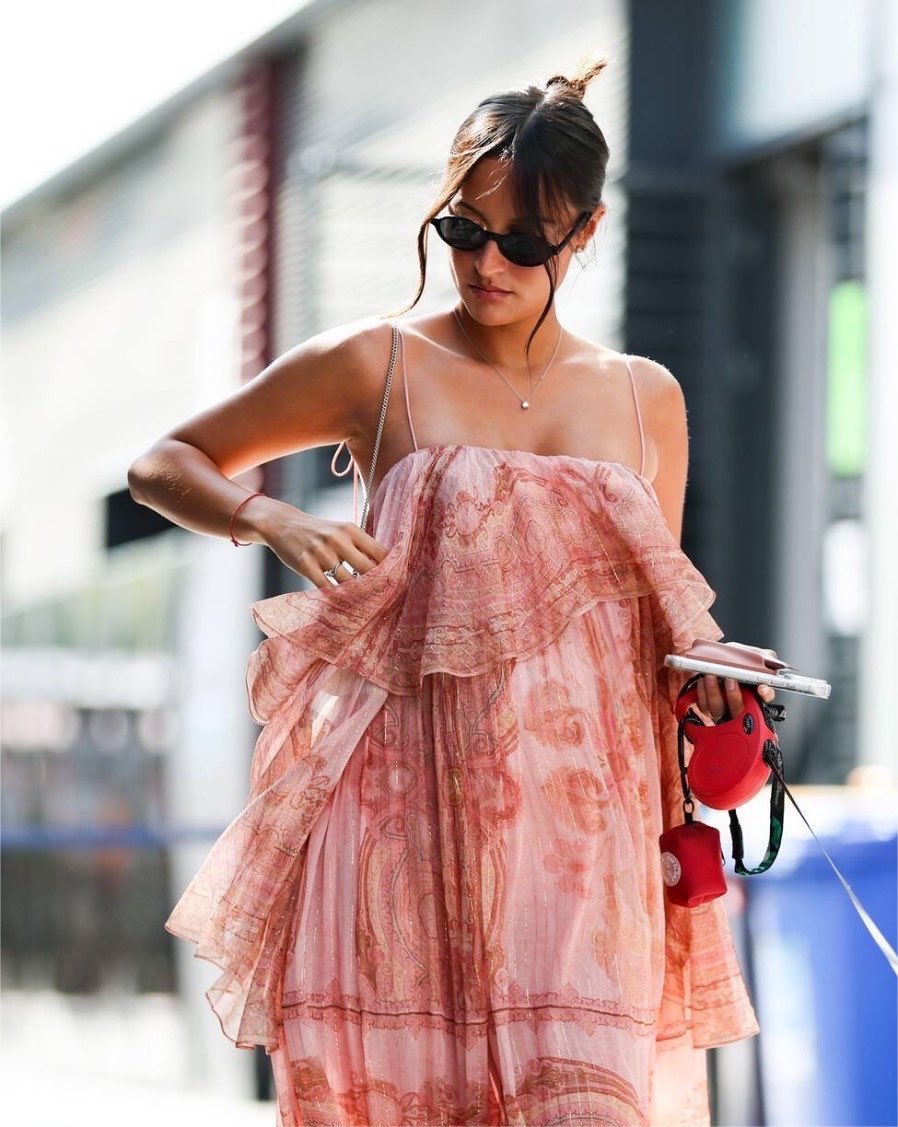 adoremleux's tweet photo. officially my favorite dress https://t.co/5yWUJxmgiF