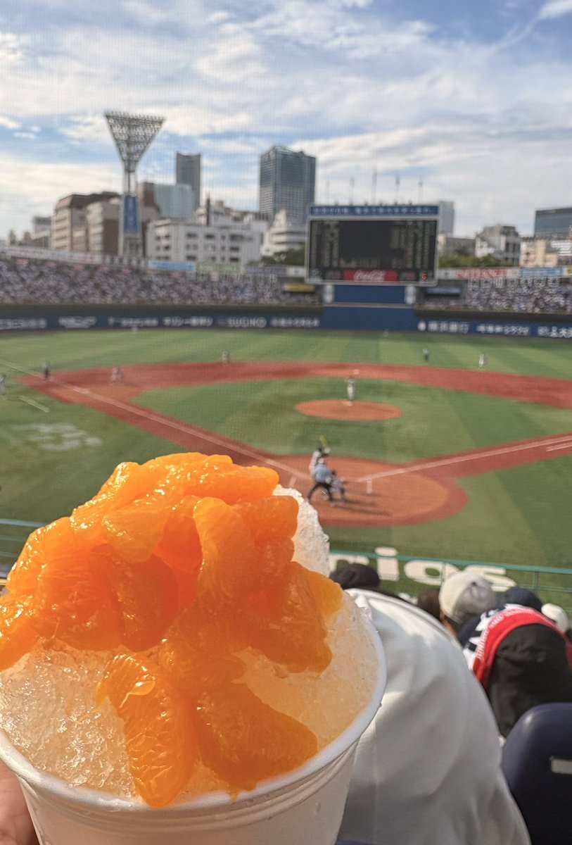 KB3414's tweet photo. 横浜高校の神奈川県制覇おめでとうございます㊗️⚾️✨

織田くんは最後157キロ出したけど、それよりも足が心配… https://t.co/yPuQgCyizx