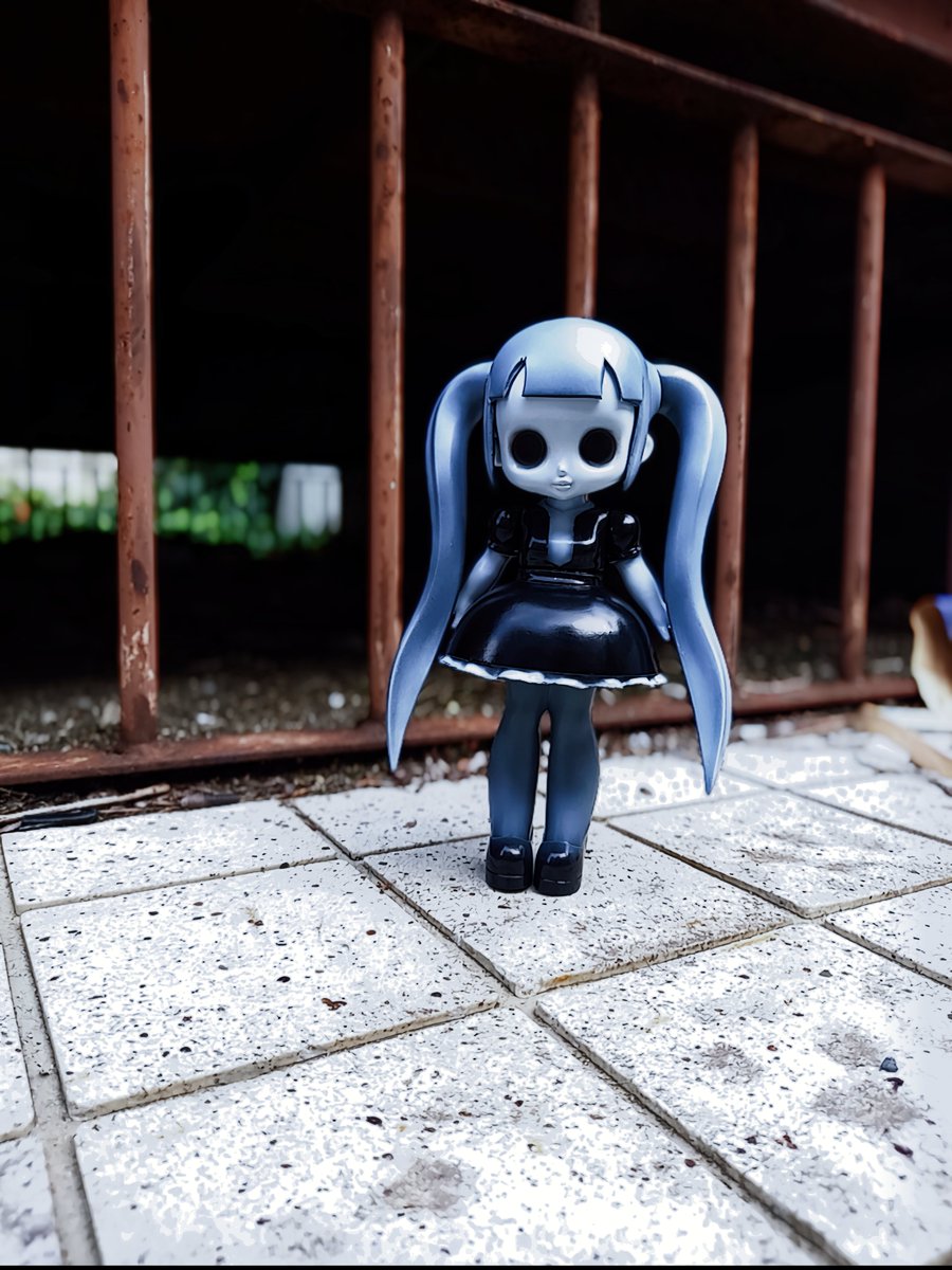 今日のワンフェス行ってる方々がウラヤマシイ… #暗黒