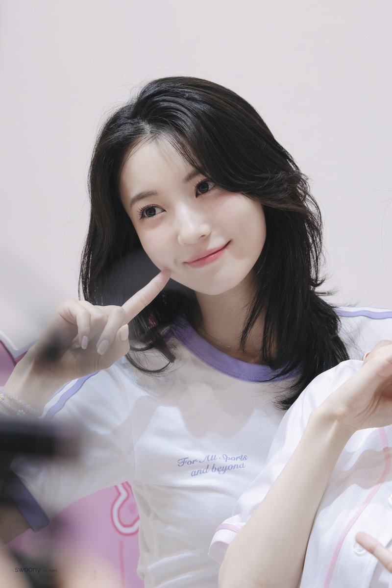 swoony_yubin's tweet photo. 260718 모모이 공개 팬사인회

청초해💜

#오마이걸 #유빈 #배유빈 
#OHMYGIRL #YUBIN https://t.co/Kn3ef4o43z