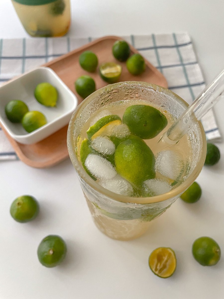 FootballxYou's tweet photo. Nothing beats midday pick-me-up with crispy chips u0026 iced matcha! Sharing my go-to snack combo that keeps me fueled through the rest of the day https://t.co/lZrR99Ja6O