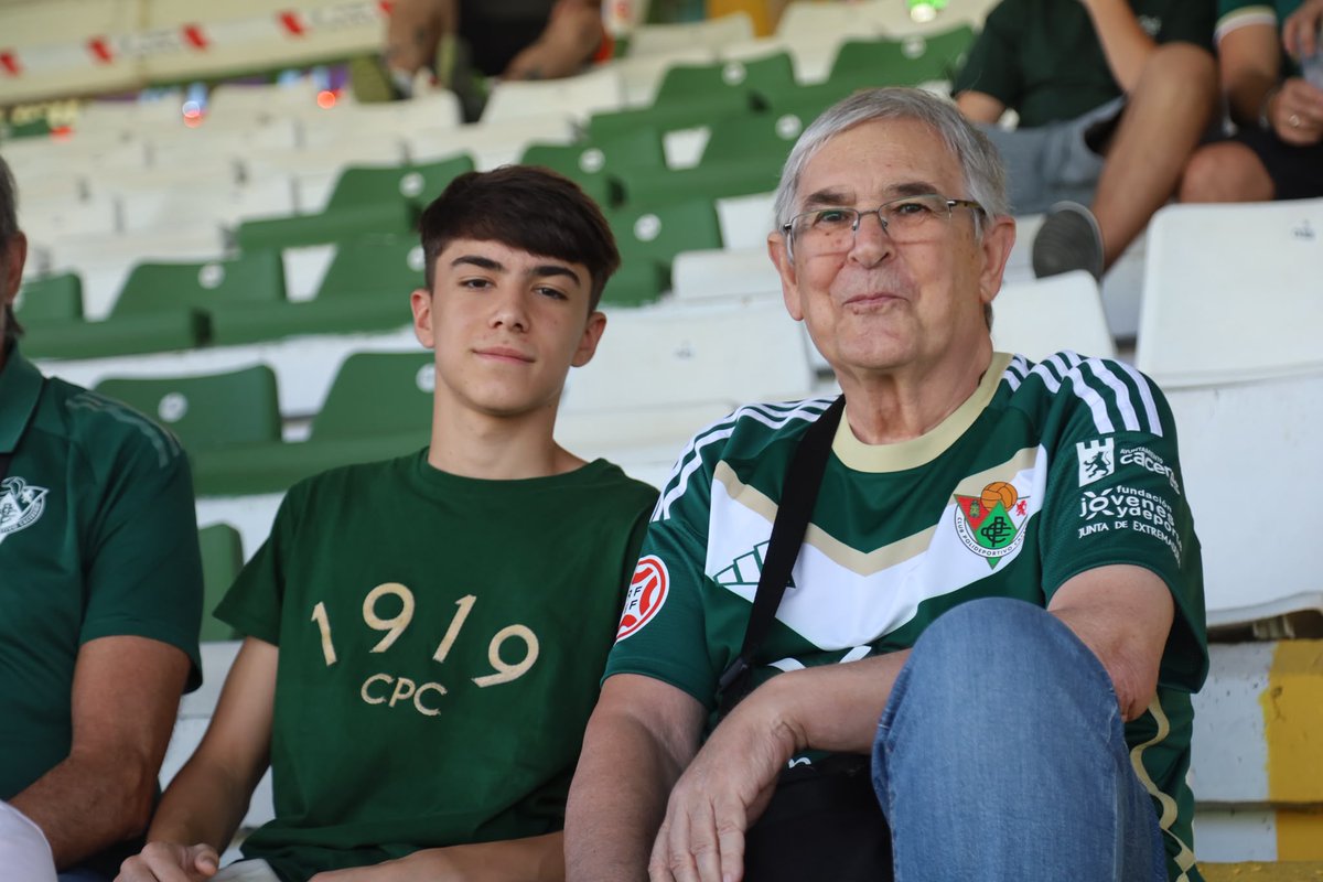CPCacerenoSAD's tweet photo. 💚 𝐷𝑒 𝑎𝑏𝑢𝑒𝑙𝑜𝑠 𝑎 𝑛𝑖𝑒𝑡𝑜𝑠. 𝑈𝑛 𝑙𝑒𝑔𝑎𝑑𝑜 𝑑𝑒 𝑣𝑖𝑑𝑎 𝑦 𝑎𝑚𝑜𝑟 𝑎𝑙 #𝐶𝑃𝐶 💚

🤗 ¡Feliz día de los abuelos! 🥰

📸 @javago_cc 

#NuestraReligión #AúpaCPC https://t.co/4bUIDR9rjN