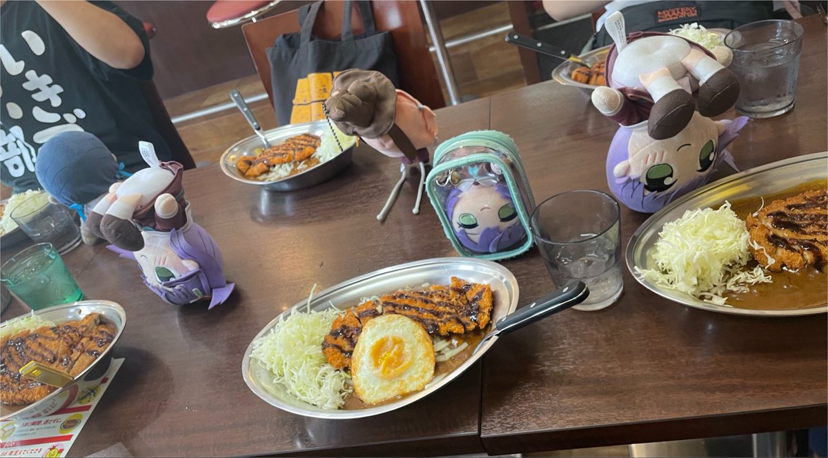 heartritto's tweet photo. 本物（と金沢市長（偽物）に言わされてる（詠唱短縮））の金沢カレー https://t.co/tx2nPHzgX2