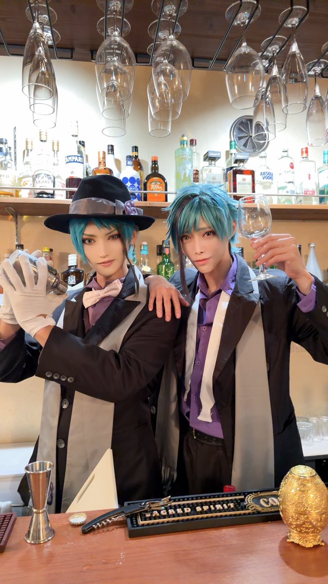HalaMadrid1028's tweet photo. モストロラウンジ開店中
※ノンアルです

#等身大ウツボ兄弟
 #マドコス https://t.co/KxtzeH948s