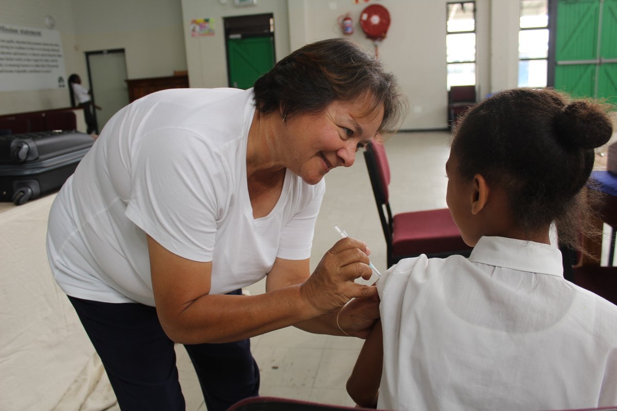 MireilleWenger's tweet photo. 💉 One signed consent form can help protect your child’s future! From 3 August, eligible Grade 5 girls can receive the HPV vaccine, while Grade 5 boys and girls can receive a TDaP booster.

 Sign the form and return it to the school💙

Read more: https://t.co/iTe1bYfo0l https://t.co/wvwfrdMOQv
