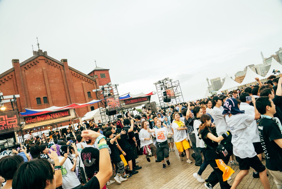 pot_daisuki's tweet photo. ▼ Thank you‼︎ ▼

7/26(日)横浜赤レンガ倉庫野外特設会場

MURO FESTIVAL 2026

雨の運動会編☔🏃‍♂️💨
ムロさん今年もありがとうございます！
またCrestでお会いしましょう🫶

📸@icingcolor20 https://t.co/X3QFjvBg5b