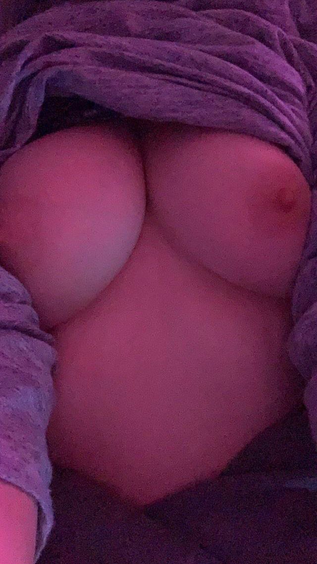 Declan8986's tweet photo. Trading female for female dm https://t.co/wt5OYrIacU