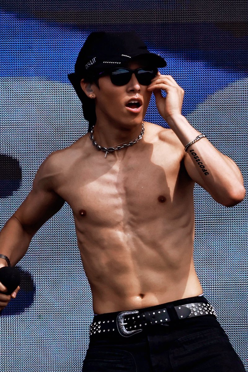 lostcode2am's tweet photo. 260726 waterbomb

#samuel #Samuellee #wayf #wayfboys https://t.co/ppmh3IkT0b