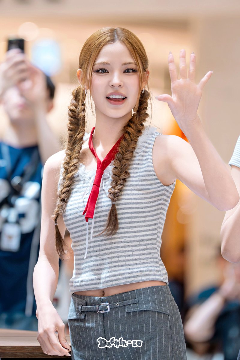 dachik_eo's tweet photo. 260726 izna (이즈나) - 🥖        
#izna #MAI #마이 https://t.co/FCaUDiXt8l