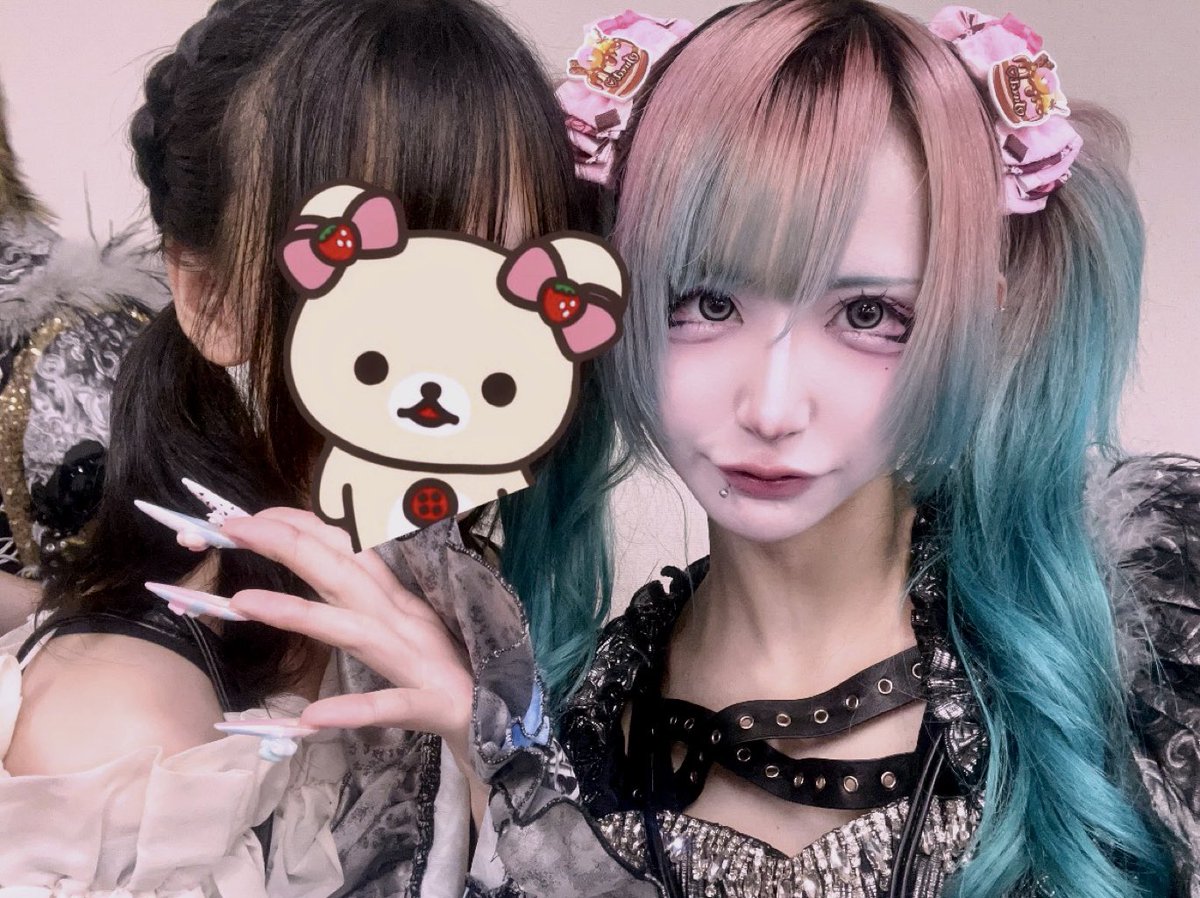 えみり tweet media