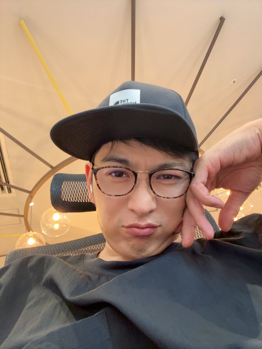 Matsuda_satoshi's tweet photo. 絵描き過ぎて疲れ切っとんねん🥺 https://t.co/0E7S2V9N5B