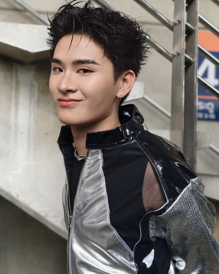 kh1ovele's tweet photo. วันสุดท้ายแล้วกำลังใจเฮียมาเต็ม ! 🏡🤍🤲🏻✨

#THAIchayanon
#BUS_LIGHTASONE_D3 https://t.co/RXOPYDlELQ