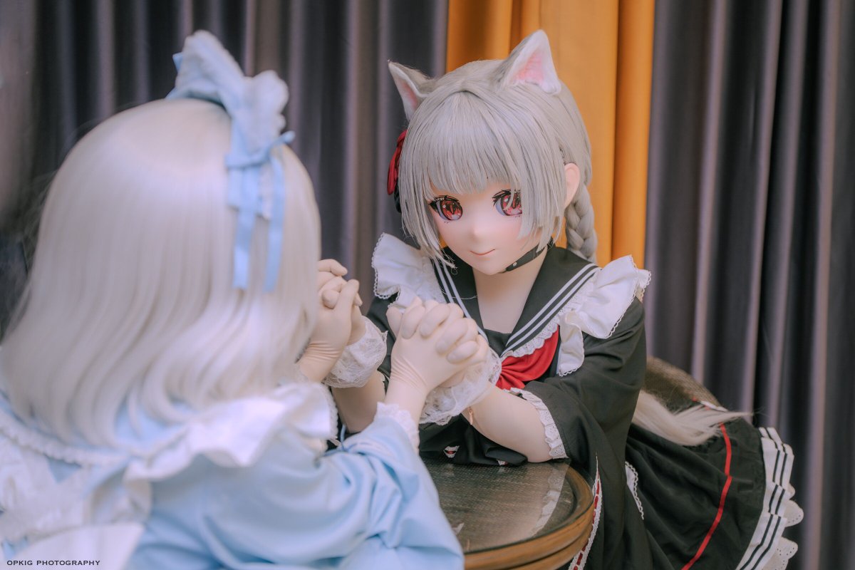 lizbaka's tweet photo. 猫猫的密会ᓚ(^•⩊•^)ฅ♡ฅฅ(^•◡•^)

——————
💙：@lizbaka
🖤：@Cozy_Karako
喵摄大手子📸🎨：@opkig

#kigurumi #kig #着ぐるみ #猫娘 https://t.co/UxAXGDTiZP