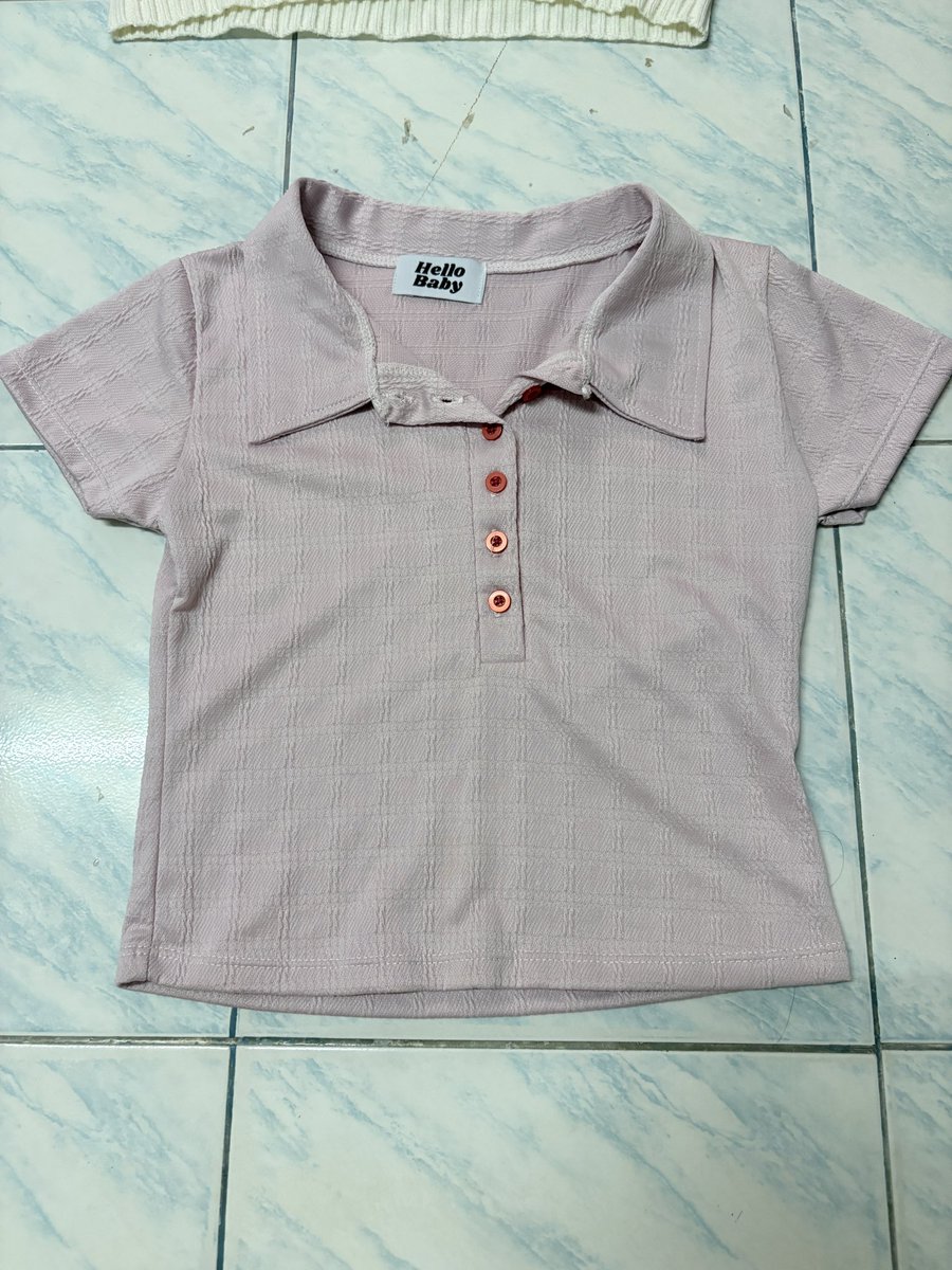 Ajaoyy_'s tweet photo. 30บาท ในกล้องสีซีดหน่อยนะคะเสื้อตัวสีม่วง https://t.co/N8p9ZpUHL9
