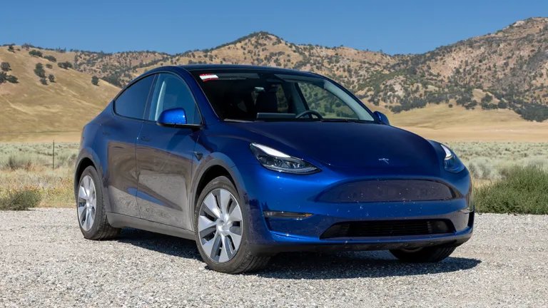 MIAMIA9393's tweet photo. DIFFERENT COLOURS TESLAS https://t.co/NtOh0hCI8C