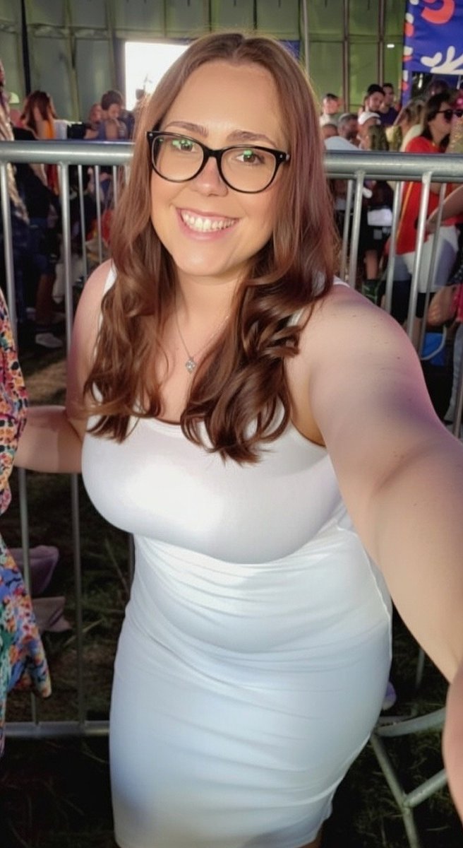 kerecuck26's tweet photo. Rebecca, 32 #irlsubmissions #irl #wankchat #cuckold https://t.co/EBZkpsUien