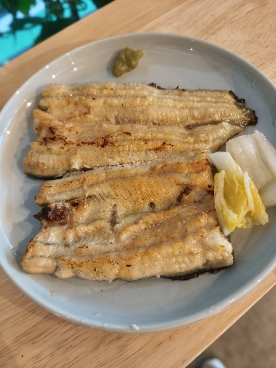 BeerCellarTokyo's tweet photo. 土用の丑の日なサンデー、オープンしてマース🍺
本日はスペシャルフード、うなぎをご用意。静岡産の鰻を白焼き、蒲焼きでご提供します！数量限定、売り切れ御免です。

イベント名「鰻とセゾン」ということで、Angel Farmhouse Ale (Cacao Saison) も繋ぎました。こちらも1樽限定。お飲み逃しなく！ https://t.co/gkCTAehEkb