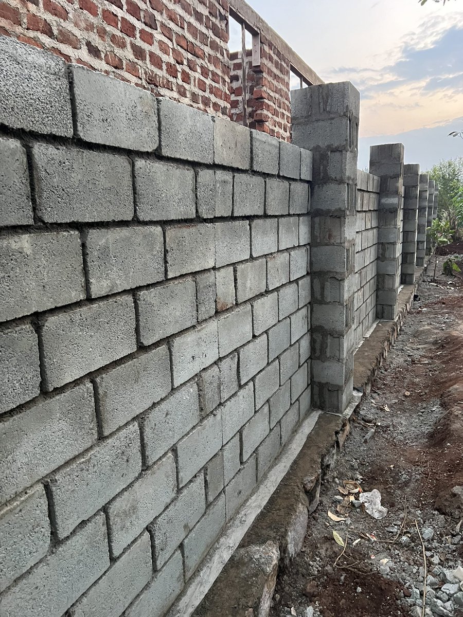 Thecapitalevang's tweet photo. Define COMMITMENT!
Commitment is being on site at 6:30AM on a Sunday morning in Mukono — checking the fencing we’re building for a new serious local client.
I couldn’t pass by yesterday due to other engagements, so before heading to church, the site came first.
This is how we operate at Peace of Mind Package.
Our clients’ projects never take a day off… and neither do we.
Focus. Precision. Delivery. 💪
📩 build@peaceofmindpackage.com
🌐 https://t.co/L3A0AMmpPM
#DiasporaBuilder #PeaceOfMindPackage