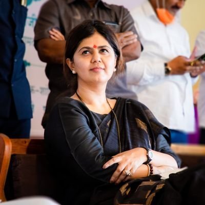 ITarunRathi's tweet photo. जन सेवा के लिए सदैव प्रतिबद्ध रहने वाली महाराष्ट्र सरकार में मा. कैबिनेट मंत्री एवं भाजपा की राष्ट्रीय सचिव श्रीमती पंकजा मुंडे जी को जन्मदिन की हार्दिक बधाई एवं अनंत शुभकामनाएं!
 
सिद्धीविनायक गणपति बप्पा जी से आपके उत्तम स्वास्थ्य और दीर्घायु की कामना करता हूं।

@Pankajamunde @BJP4Maharashtra