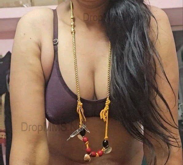 Cuck_Chn's tweet photo. Namma pondati oda alagu, nammala vida mathavanuku dhan romba theriyum 😍

Indha maari oru pic eduthu x or telegram group la potu ketu parunga ufffff inch inch ah varnichu soluvanga🥵🤤 padikum bodhe namaku olugum 🤤 DM to talk about wife/gf https://t.co/UWVJUMR0bN