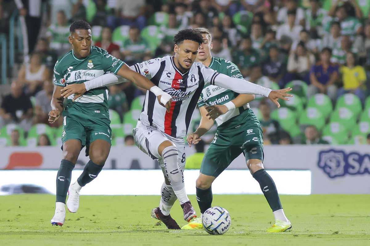 LigaBBVAMX's tweet photo. ⏱️ Medio tiempo en La Comarca Lagunera.
@ClubSantos 0-0 @AtlasFC ⚔️🆚🦊
#LaLigaDeLaAfición✨ | #J2 | #AP26 | #SANATS https://t.co/YD7rqLe51h