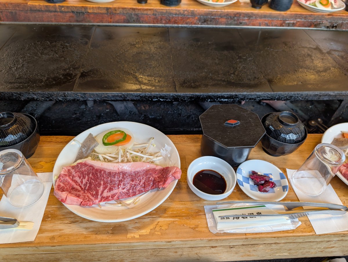 dental625's tweet photo. 熔岩温泉食事処巻狩でサーロインステーキ（溶岩焼き)を食べてみました。 https://t.co/FcutWfZoHr