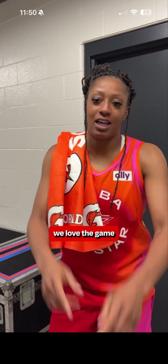 LeroyDavidLLC's tweet photo. @IndianaFever Lover of The Game ❤️🏀 https://t.co/PpLKj1MdN7