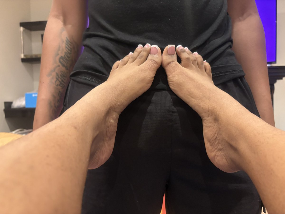 PinkPrintToes's tweet photo. I love how he worships me like a good boy🥰🥰🥰 https://t.co/f478vDA1JZ