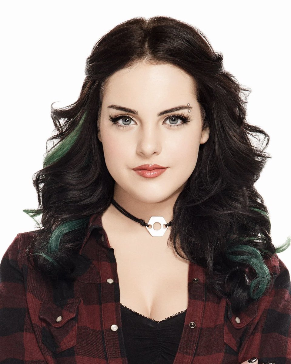 PopCrave's tweet photo. Happy 33rd birthday to the talented Liz Gillies. https://t.co/VFojSIMICR