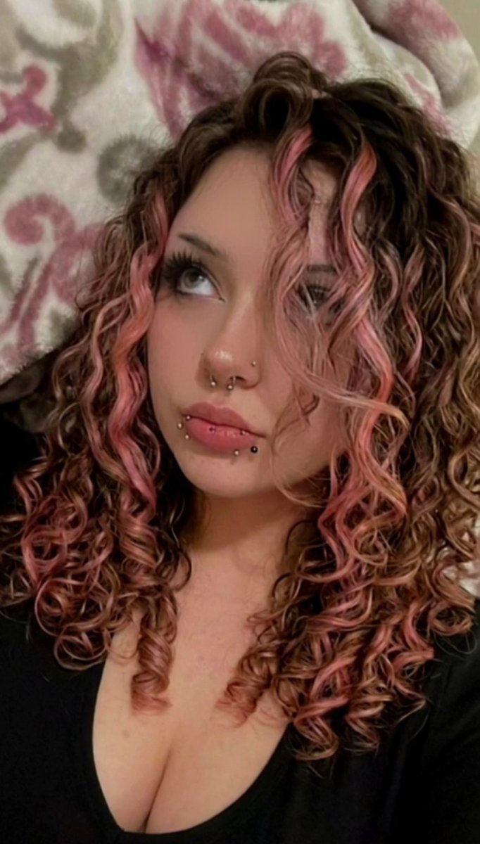 mariiesb_'s tweet photo. meu cabelo eh definitivamente a melhor coisa que eu tenho em mim https://t.co/aFSu0ZIiWq