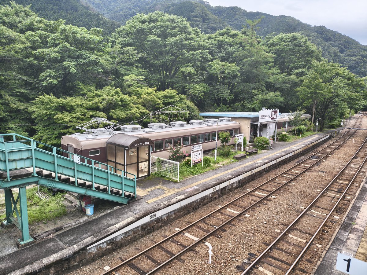 t_iwachi's tweet photo. 渡瀬渓谷鉄道神戸駅の列車レストランで舞茸定食。 https://t.co/WqnGyioAlb