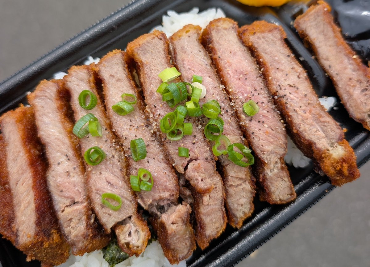 sebabier's tweet photo. 商品紹介の写真とは全然違うものが出てきた
火の通り過ぎでスカスカ
肉の味がしなかった
#勝升KACHIMASU
#HOTEIFES https://t.co/F4G2EnWMam