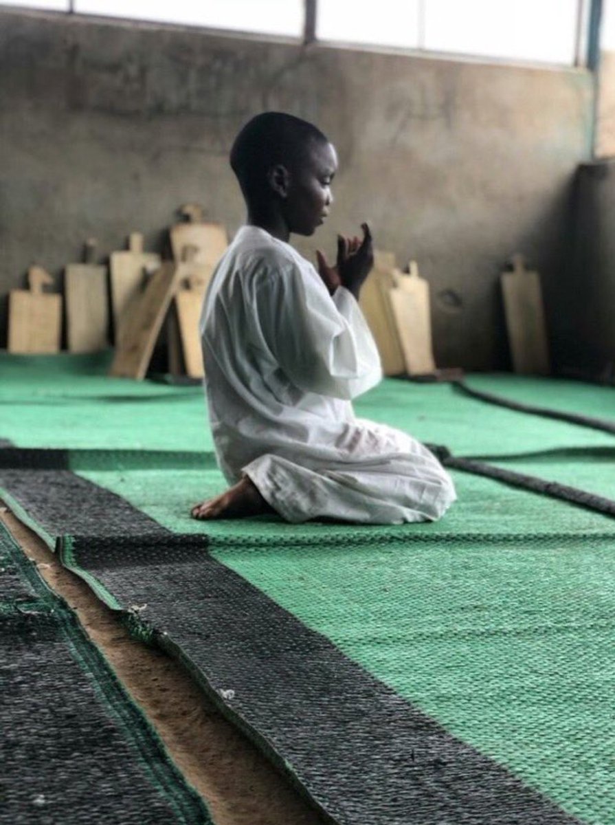 Olu_las's tweet photo. May Allah grant you such financial stability that He uses your wealth to bless others. Ameen. 🤲🏻 https://t.co/WkmF0weYTX